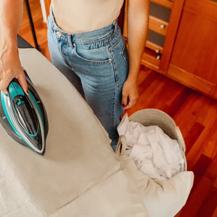 Cecotec IronHero 3100 Cordless - vezeték nélküli gőzölős vasaló 