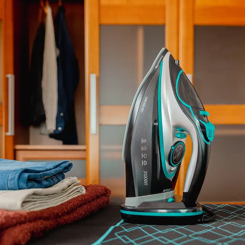 Cecotec IronHero 3100 Cordless - vezeték nélküli gőzölős vasaló 